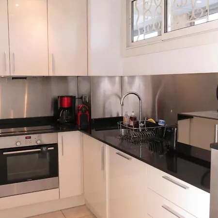 Apartment T2 Face A La Avec Terrasse En Centre-ville - - Fr-1-780-48 Sainte-Maxime