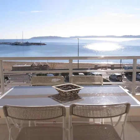 Apartment T2 Face A La Avec Terrasse En Centre-ville - - Fr-1-780-48